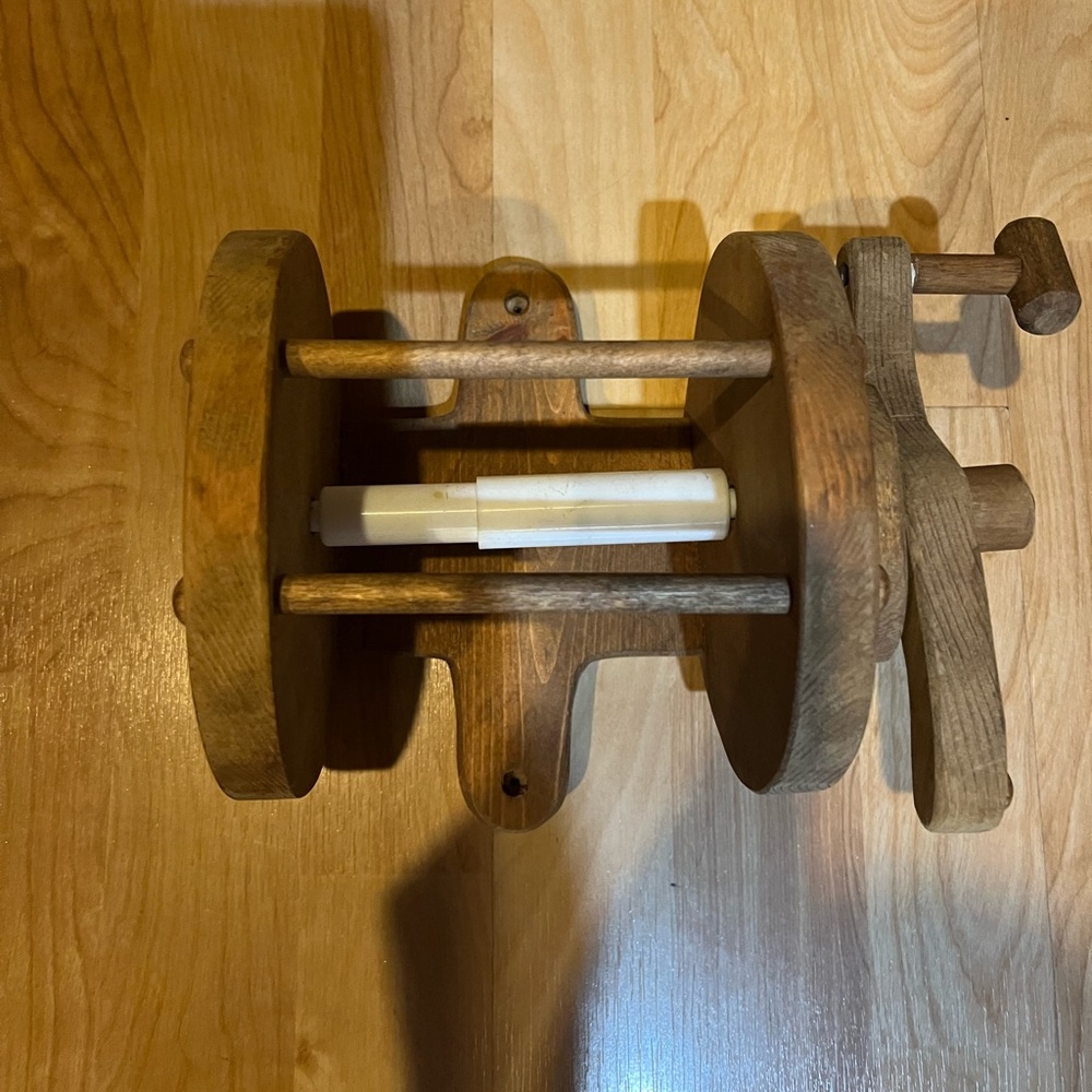 Art // Decorative Functional Toilet Paper Holder
